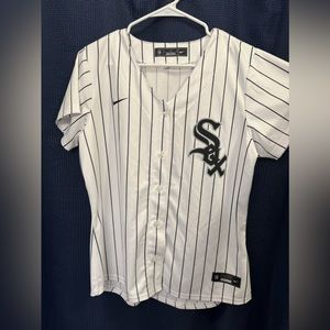 Women’s white Sox jersey size large